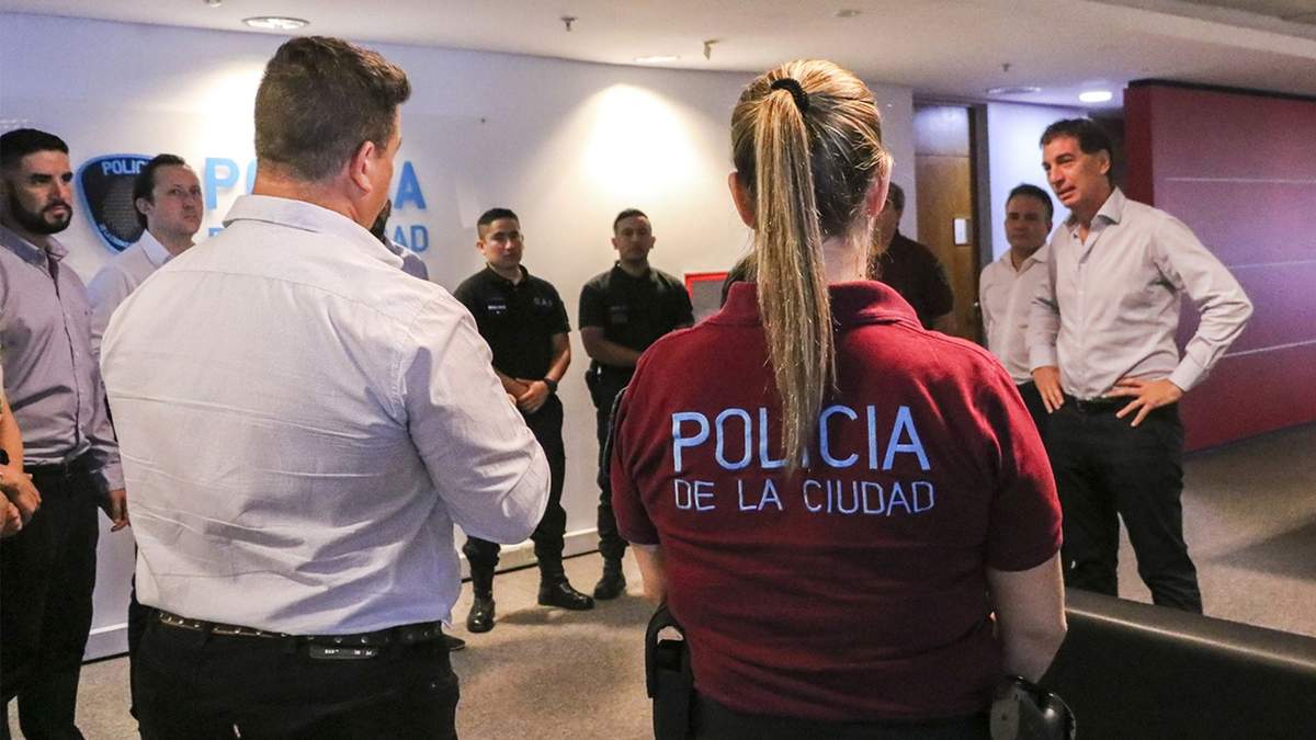 Policía de la Ciudad. Fuente: (Twitter)
