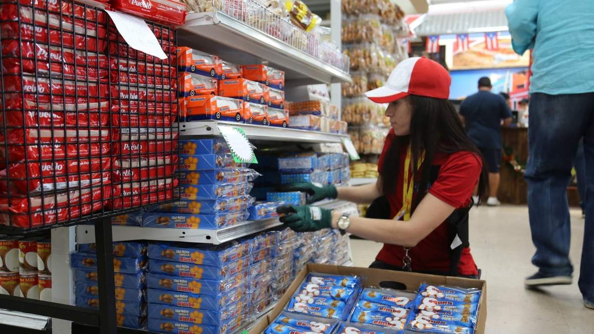 Empleados de supermercados. Fuente: (Twitter)