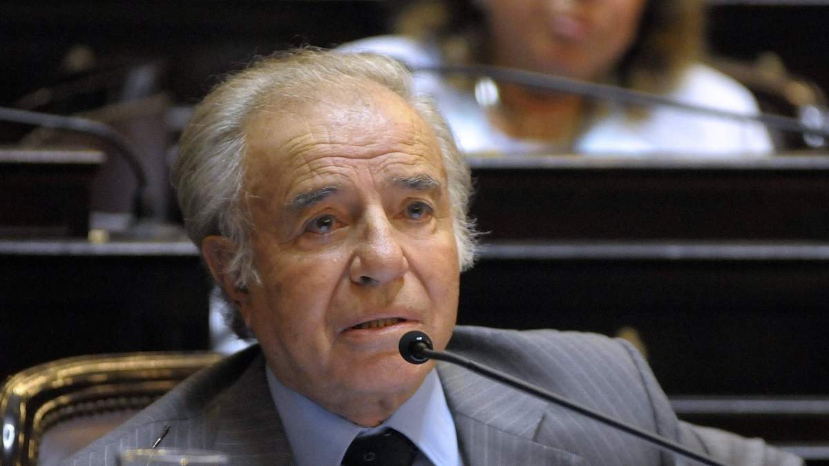 El senador Carlos Menem se encuentra internado. Fuente: (Twitter)