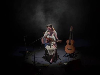 Silvana Estrada cautiva con su voz a público joven con clásicos de la música mexicana