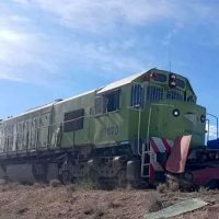 La cuentan de milagro: un Renault 12 aguantó la embestida del Tren Patagónico