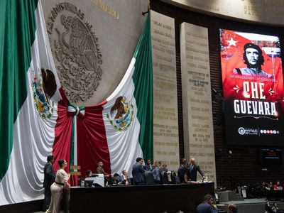 Morena aprovecha homenaje al Che Guevara para arremeter contra el Poder Judicial (Video)