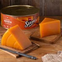 No tires las latas de dulce, transformalas en este precioso estante para tu cocina en pocos minutos