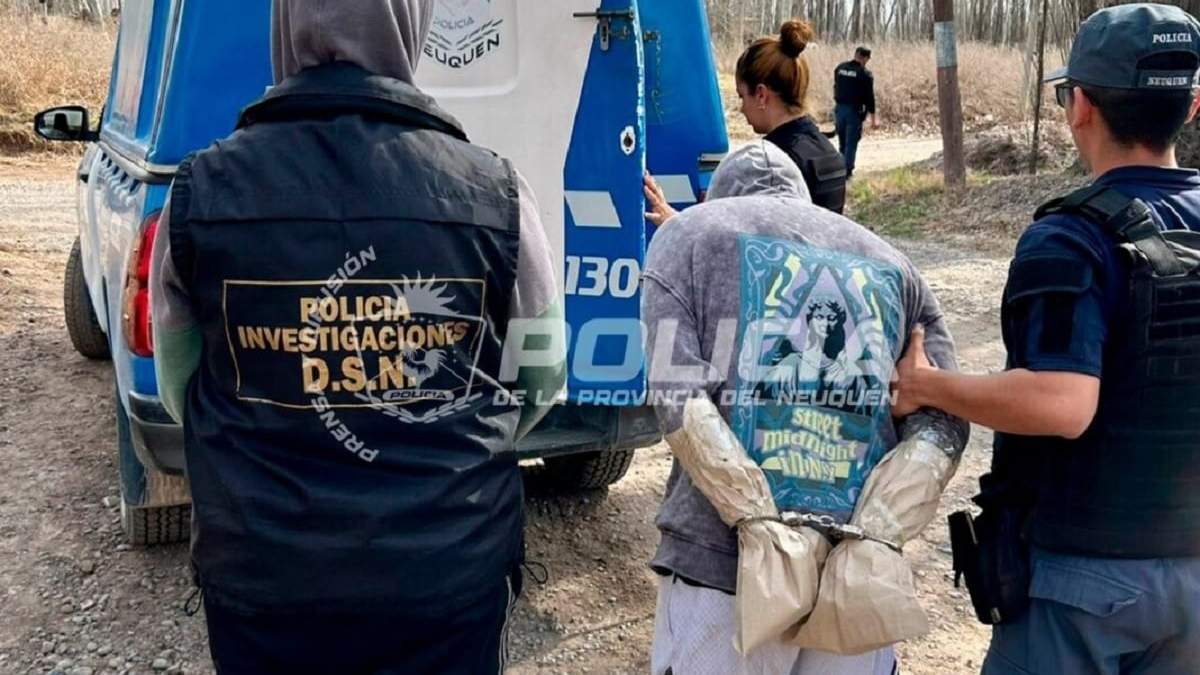 Uno de los detenidos es sospechoso de haber efectuado disparos contra el móvil de la Brigada de Investigaciones. Fuente: (Policía de Neuquén)