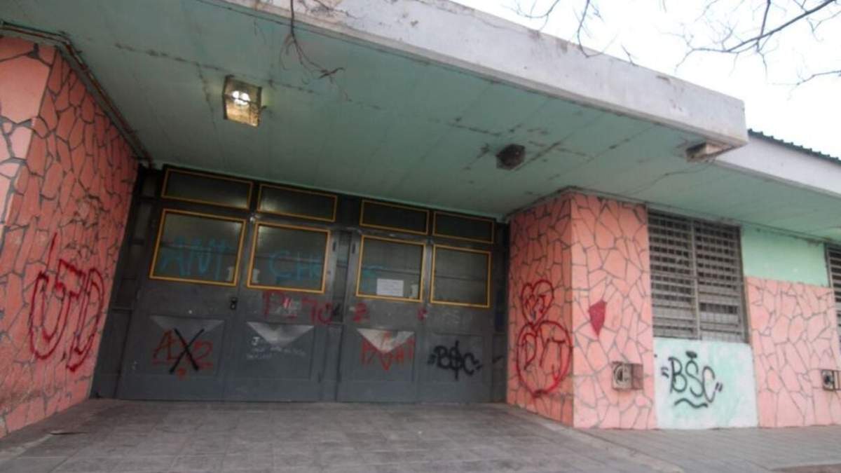 Desde el CPE confirmaron que el alumno del EPET 6 tenía un arma de juguete. Fuente: (Facebook)