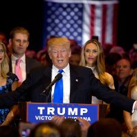 Caen peso y BMV al perfilarse Trump como candidato a la presidencia de EU