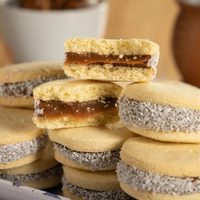 Alfajores de maicena sin azúcar ni gluten: la receta apta para celíacos y baja en calorías