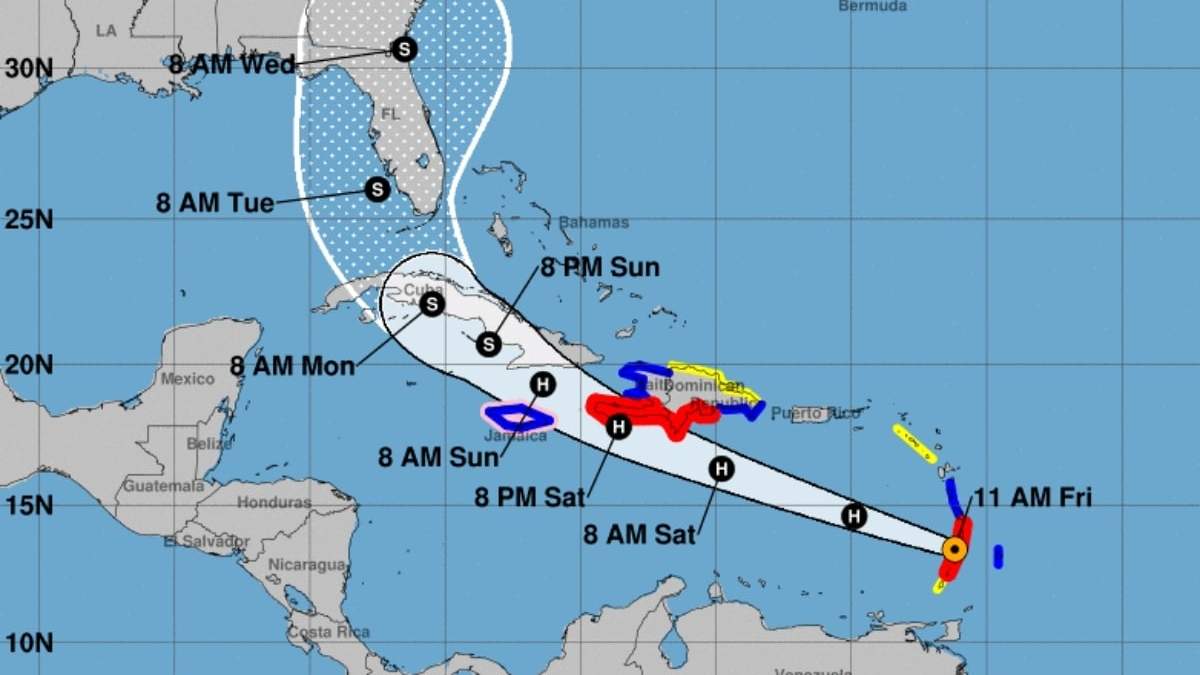 Trayectoria estimada del huracán "Elsa", según la Oficina Nacional de Administración Oceánica y Atmosférica de EU
