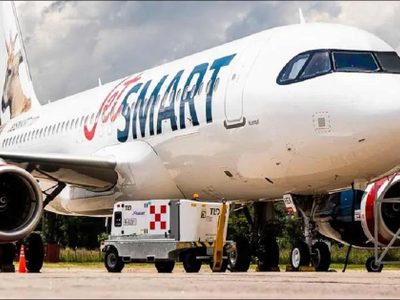 Un avión que volaba a San Martín de los Andes aterrizó de emergencia en Neuquén