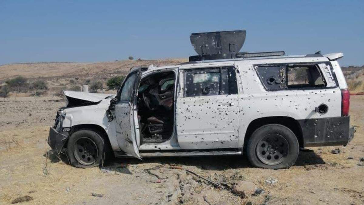 Una camioneta baleada cerca de Teocaltiche