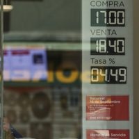 Peso pierde tras presentación de la reforma electoral