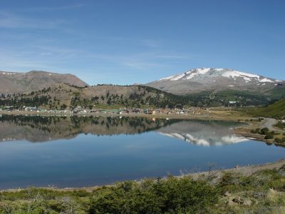 El video que demostraría que se vierten líquidos cloacales en el lago de Caviahue