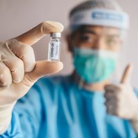España reanuda hoy la vacunación con la candidata de AstraZeneca