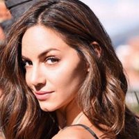 ¡De espalda! Valerie Domínguez tomó el sol como Dios la trajo al mundo y celebró con los fans