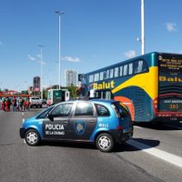 ¡De terror! Detienen en Buenos Aires un micro con 62 extranjeros que habían sido expulsados de Jujuy
