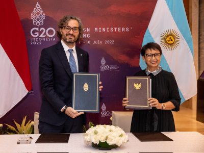 G20: Santiago Cafiero ya llegó a Bali y se reunió con su par indonés, Retno Marsudi