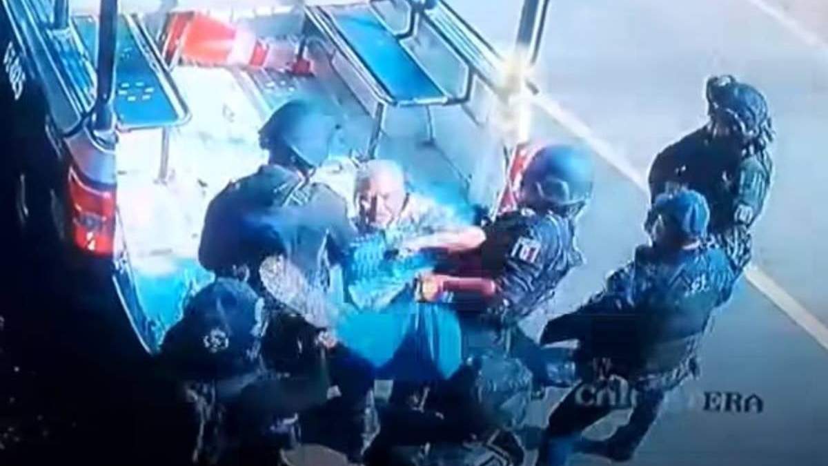 Video del momento en que policías de Oaxaca se llevan al líder triqui Macario García