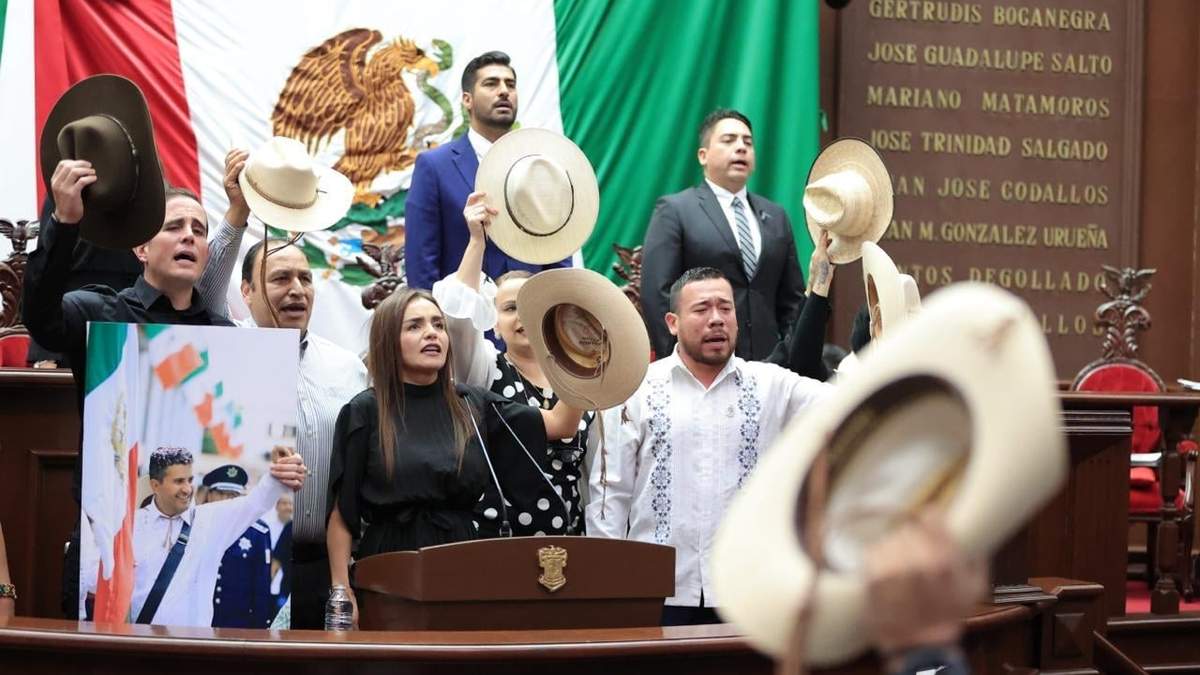 Grecia Quiroz recibe el apoyo de legisladores en Michoacán