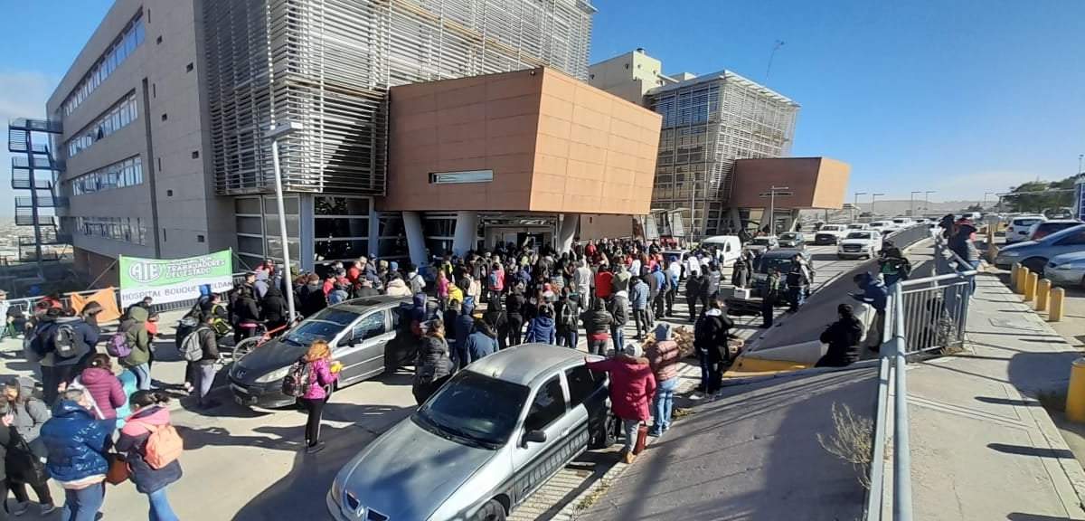 Los trabajadores protestaron en el CAM