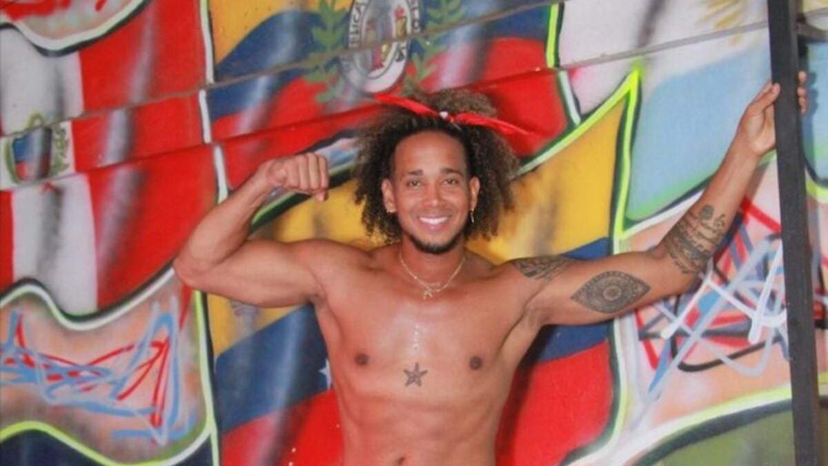 “Zumba, distensión y alegría” con el instructor Pedro Camacho. Fuente: (Facebook)