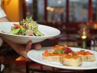 Gana adeptos la app que ofrece comida que sobra de restaurantes
