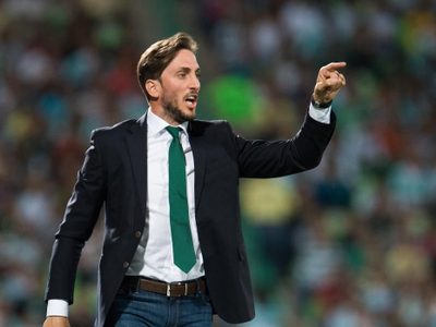 Lanús avanzó por Sudamericana y Zubeldía explotó ante el arbitraje