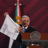 AMLO muestra disposición para consumar la creación del Banco Nacional de Datos Forenses