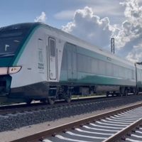 Por “mantenimiento”, convoy del Tren Maya en el que viajaba AMLO se detiene más de una hora