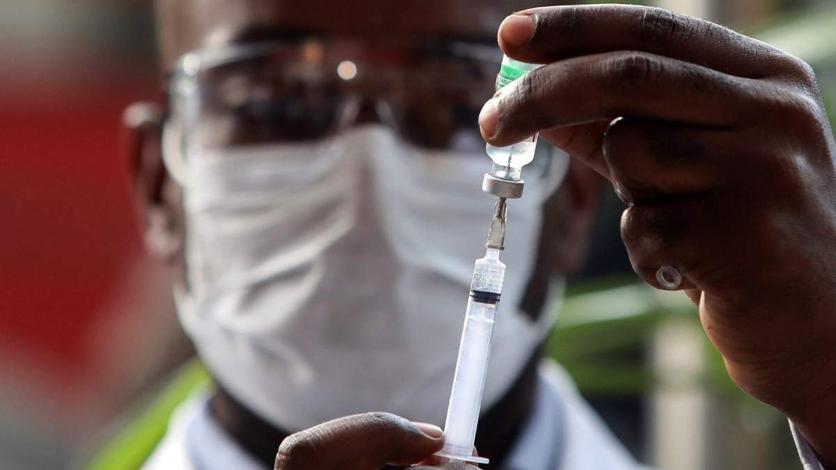Campaña de vacunación contra la COVID 19 en Sudáfrica. Fuente: (Twitter)