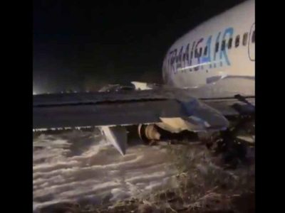 Boeing 737 con 85 pasajeros se sale de la pista (Video)