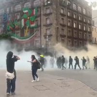 Saqueos e incendios en la marcha para conmemorar la matanza del 2 de octubre (Videos)