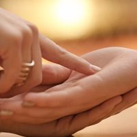 Qué dice tu mano sobre tu relación con el dinero, según la quiromancia