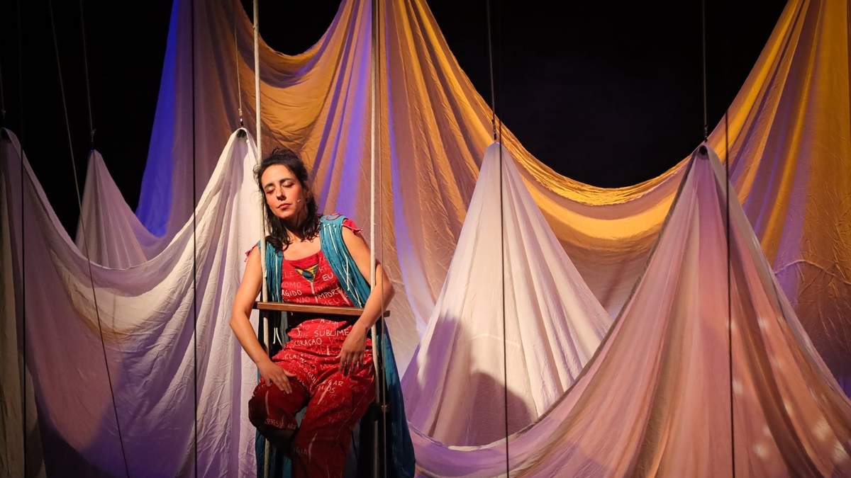 "Al borde del sol", con Naira Carneiro