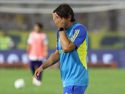 Se juega el cargo: los borrados en Boca por Diego Martínez en el partido que define su ciclo