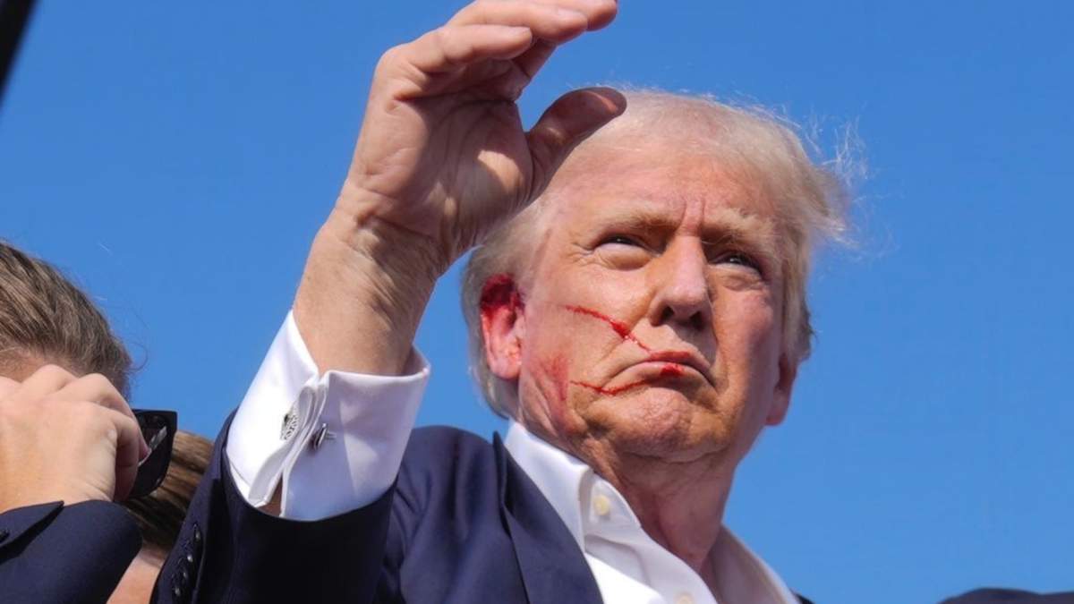 Donald Trump tras el atentado en Pensilvania