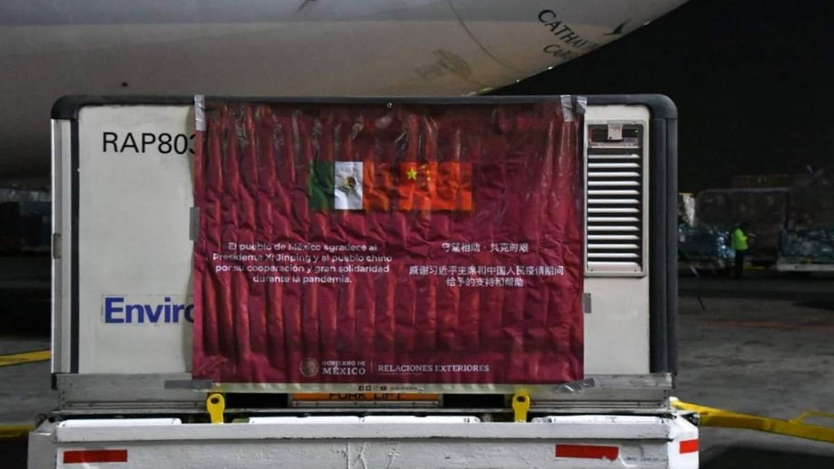 Cargamento de vacunas Sinovac que llegó el sábado 27 de febrero
