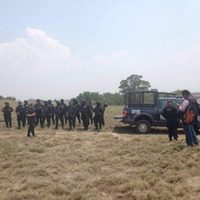 Irrumpen Policía Federal y grupos de choque en Atenco