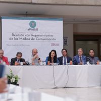 Kenia López Rabadán ofrece limpiar la imagen negativa de la Cámara de Diputados