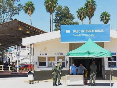Una perra de la Aduana encontró 30 mil USD sin declarar en una mochila cerca de la frontera con Boli