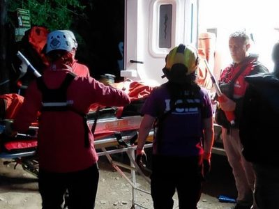 Evacuaron a una mujer accidentada en la senda al Mirador Bandurrias