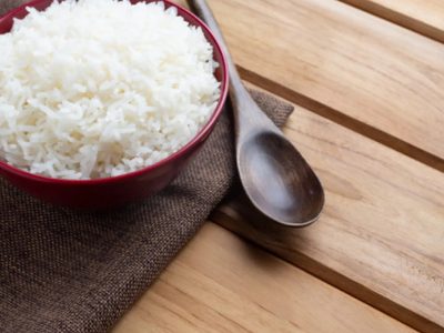No hiervas más el arroz: el secreto de la abuela para que quede delicioso y no se pase