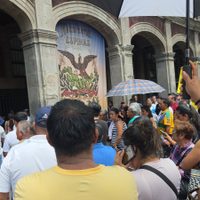 Transportistas sitian el Palacio de Gobierno de Morelos y logran aumento de tarifa