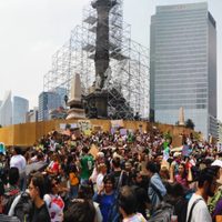 Jóvenes piden a AMLO cancele la refinería de Dos Bocas y el Tren Maya