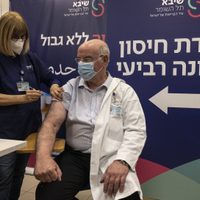 Israel dio a conocer cuál es la eficiencia de una cuarta dosis de la vacuna contra el coronavirus