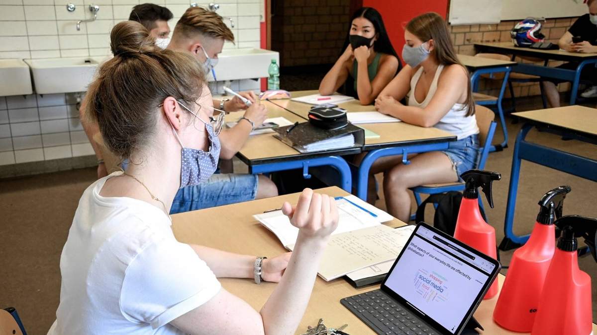Regresan las clases presenciales a España. Fuente: (Twitter)