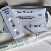 Cómo se aplicarán en las farmacias neuquinas los autotest de coronavirus
