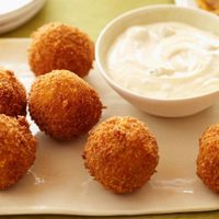 Hacete estas bolitas de pollo con lo que te sobró del día anterior: fáciles y deliciosas para una cena exprés