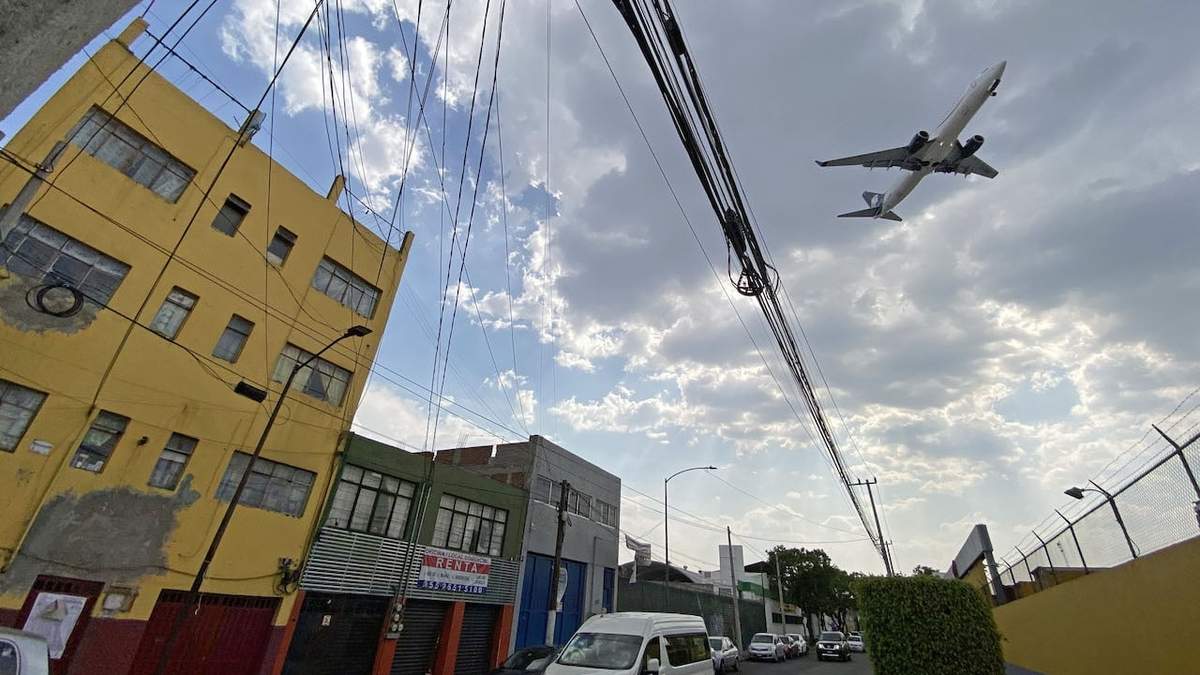 Despegue de un avión desde el AICM