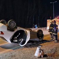 Una mujer se quedó dormida y volcó en la Ruta 7: iba con su esposo y su hija