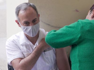 Familias de víctimas de covid-19 ratifican denuncia contra López-Gatell
